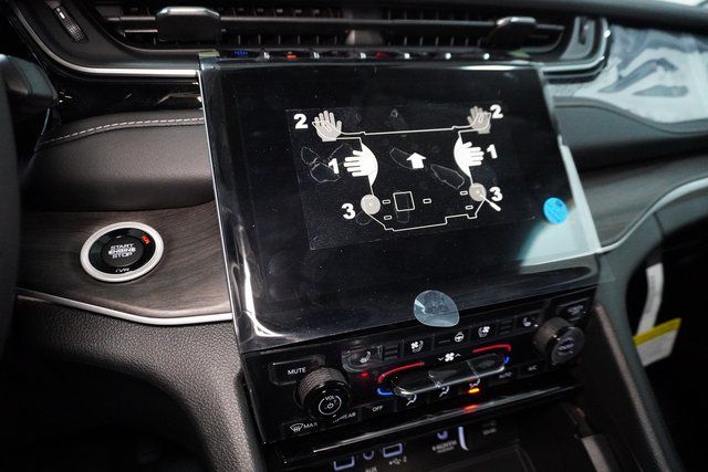 2024 Jeep Grand Cherokee 4xe Base Image 13 of 20