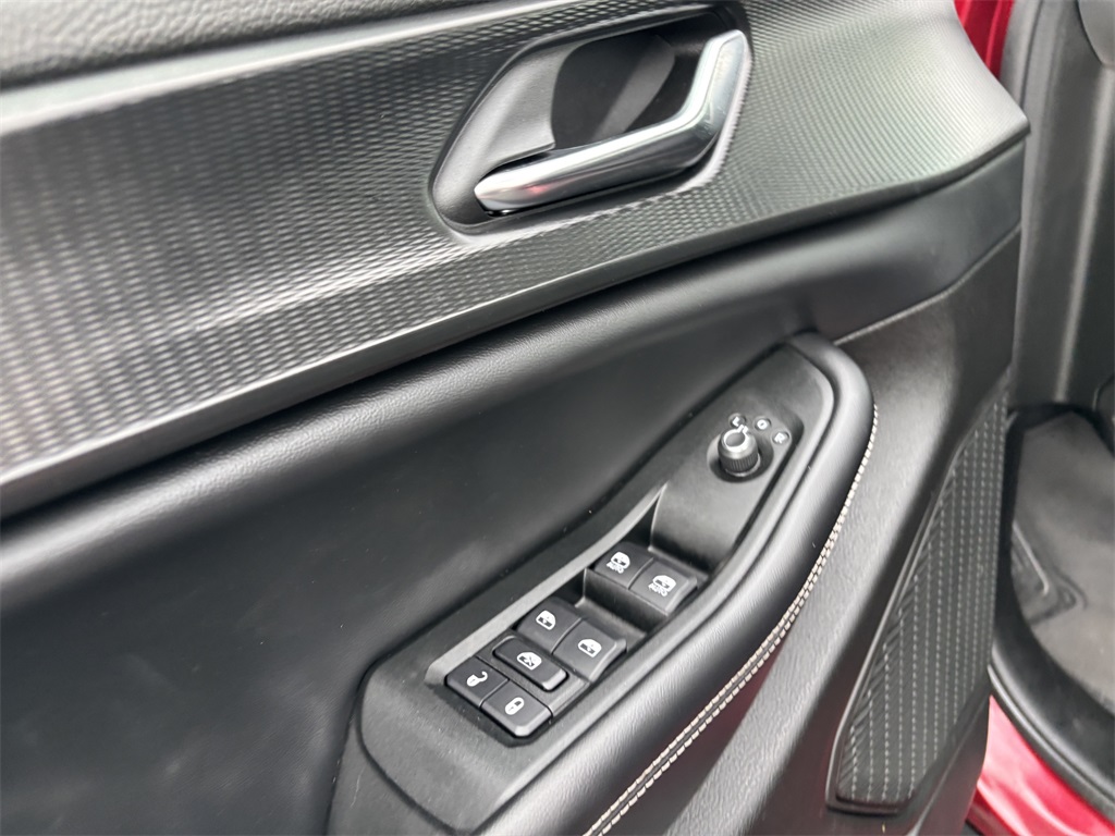Vehicle image 23 of 30