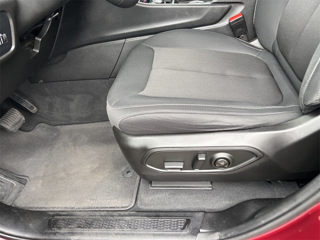 Vehicle image 24 of 30