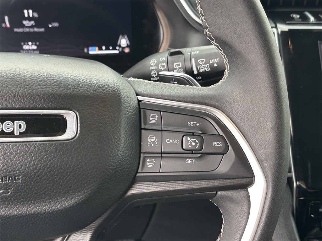 Vehicle image 14 of 30