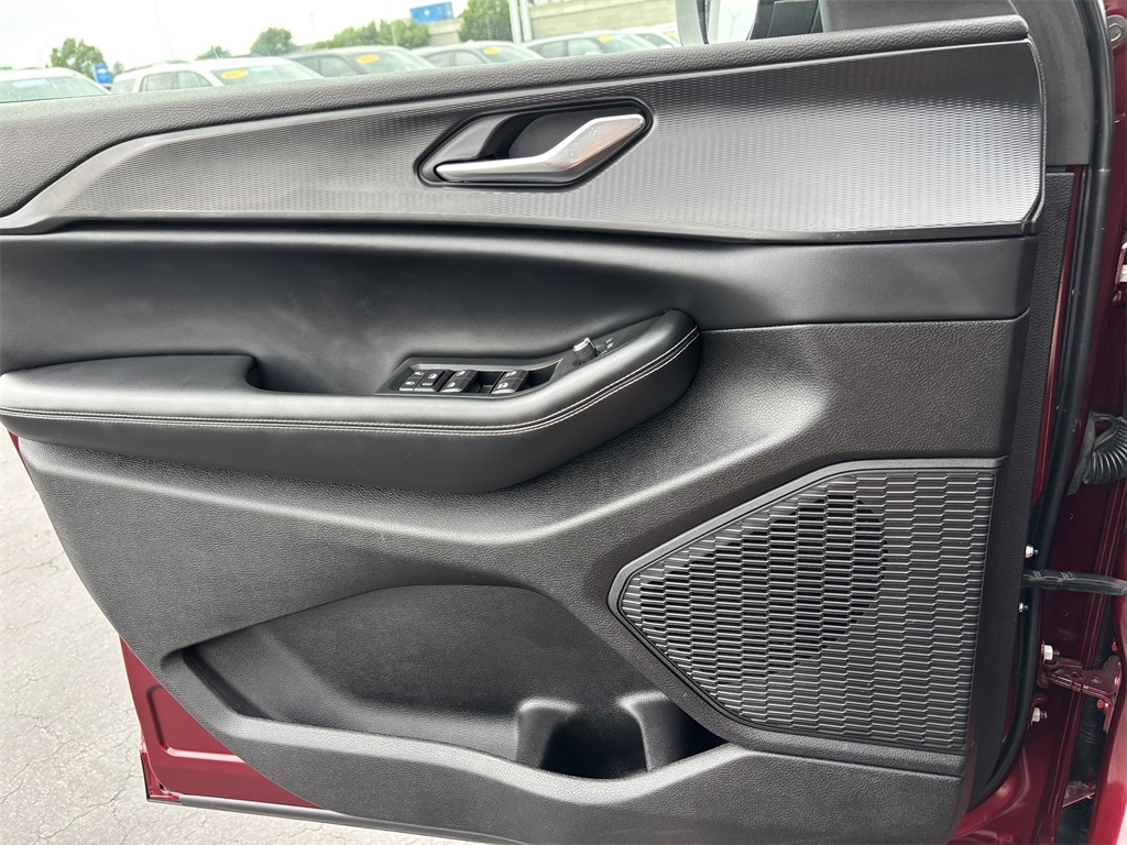 Vehicle image 22 of 30