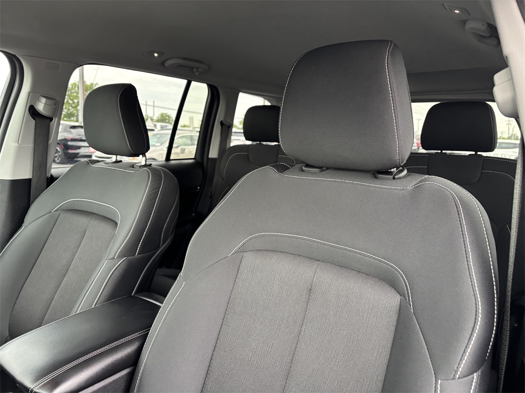 Vehicle image 11 of 30