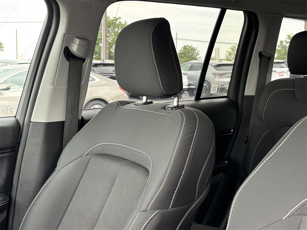Vehicle image 12 of 30