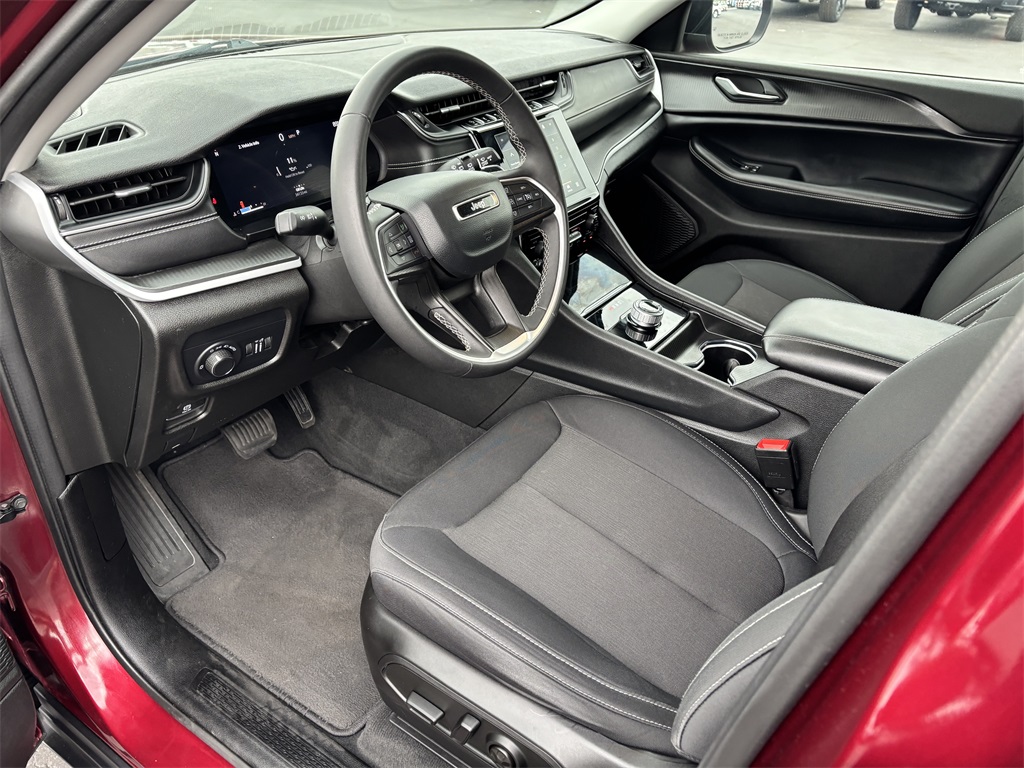 Vehicle image 7 of 30