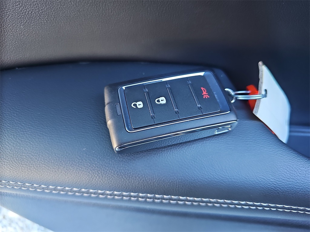 Vehicle image 32 of 33