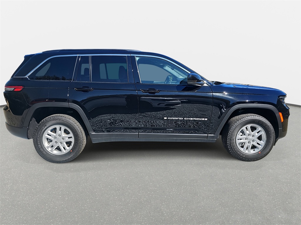 Vehicle image 4 of 33