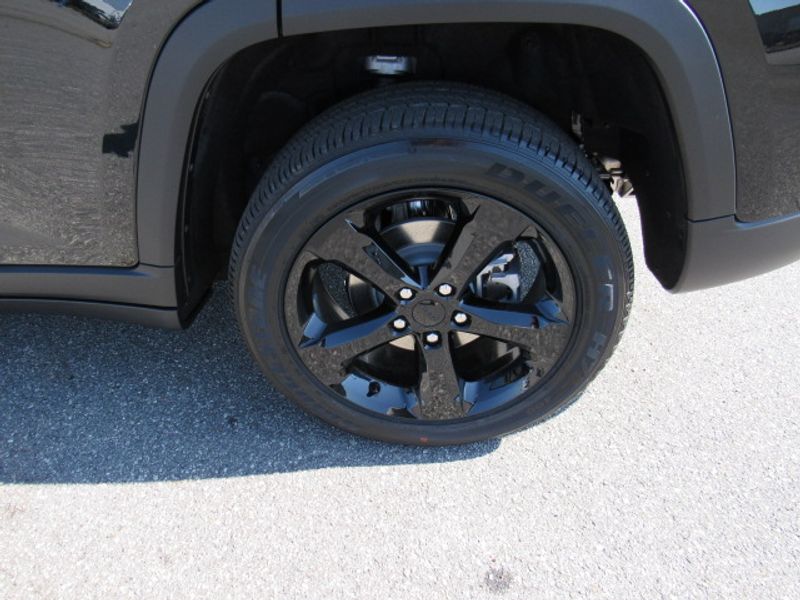 Vehicle image 20 of 23