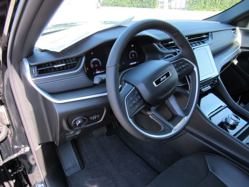 Vehicle image 23 of 23