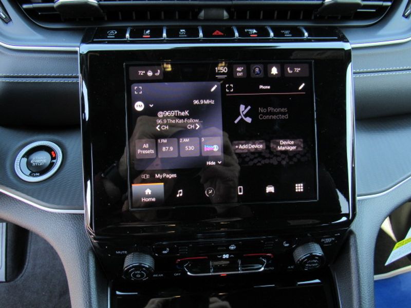 Vehicle image 10 of 23