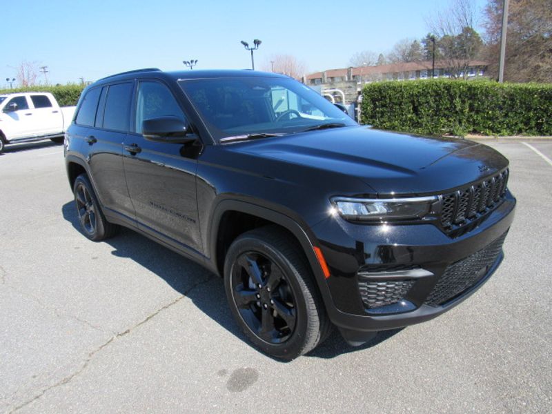 Vehicle image 4 of 23