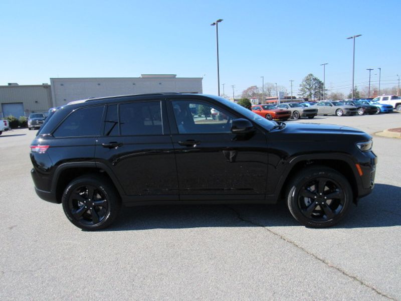 Vehicle image 5 of 23