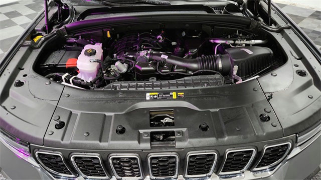 Vehicle image 23 of 24