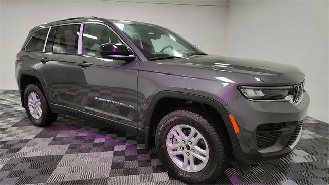 Vehicle image 6 of 24