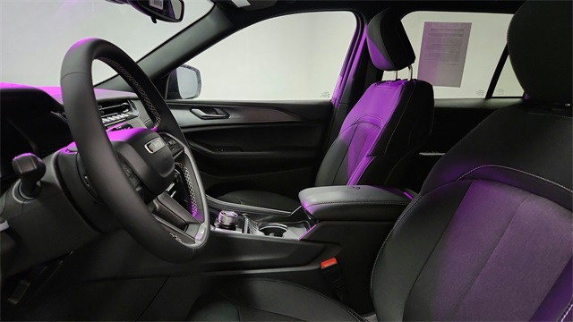 Vehicle image 15 of 24