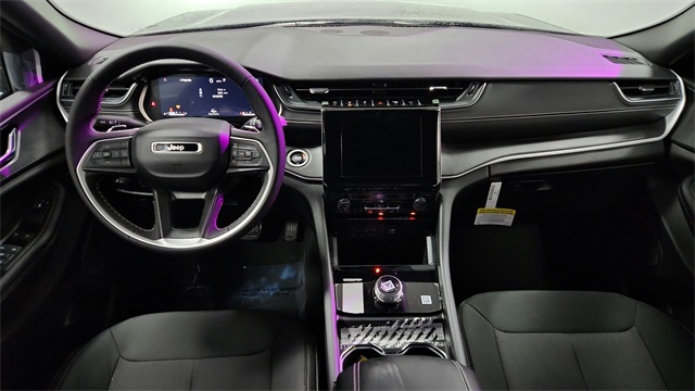 Vehicle image 17 of 24
