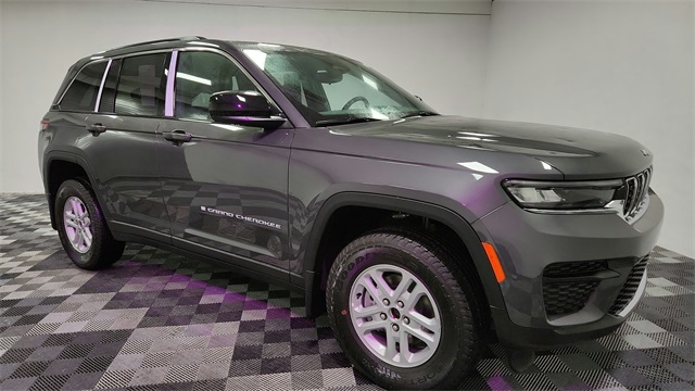 Vehicle image 5 of 24