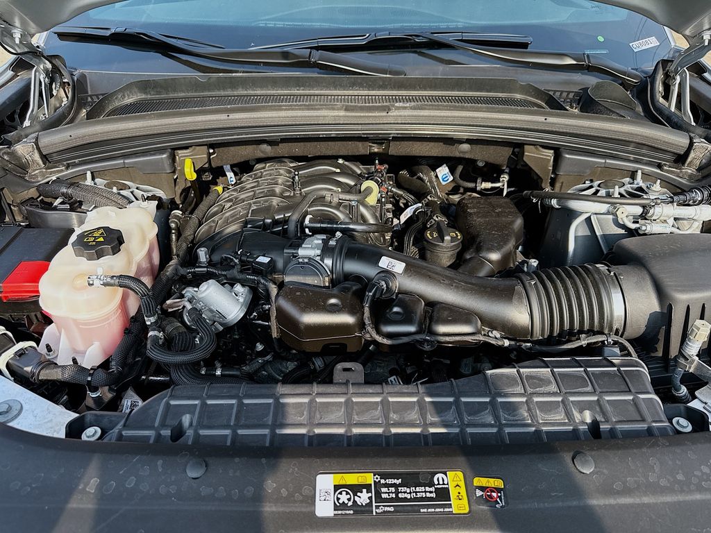 Vehicle image 16 of 18