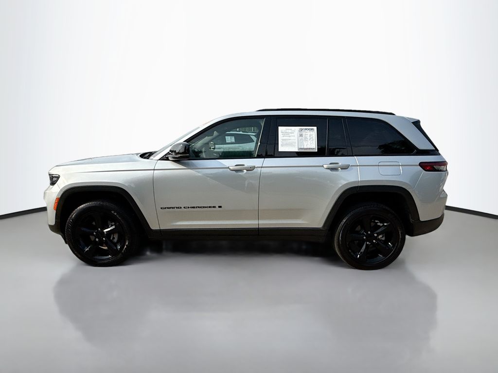 Vehicle image 5 of 18