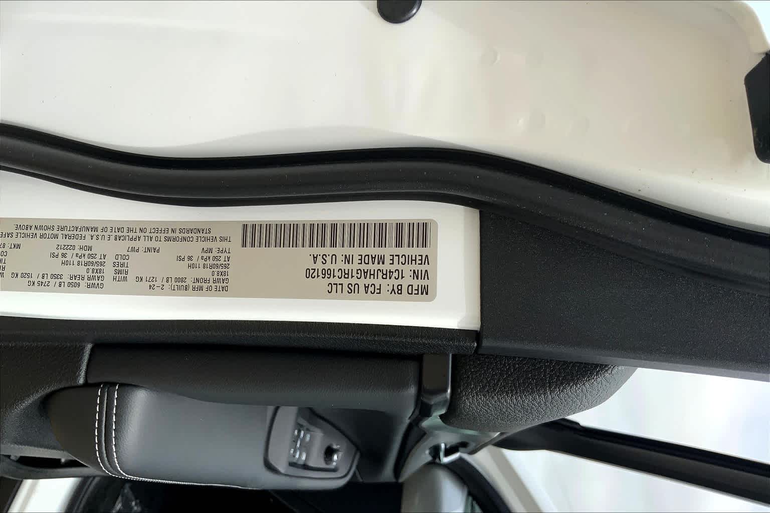 Vehicle image 18 of 19