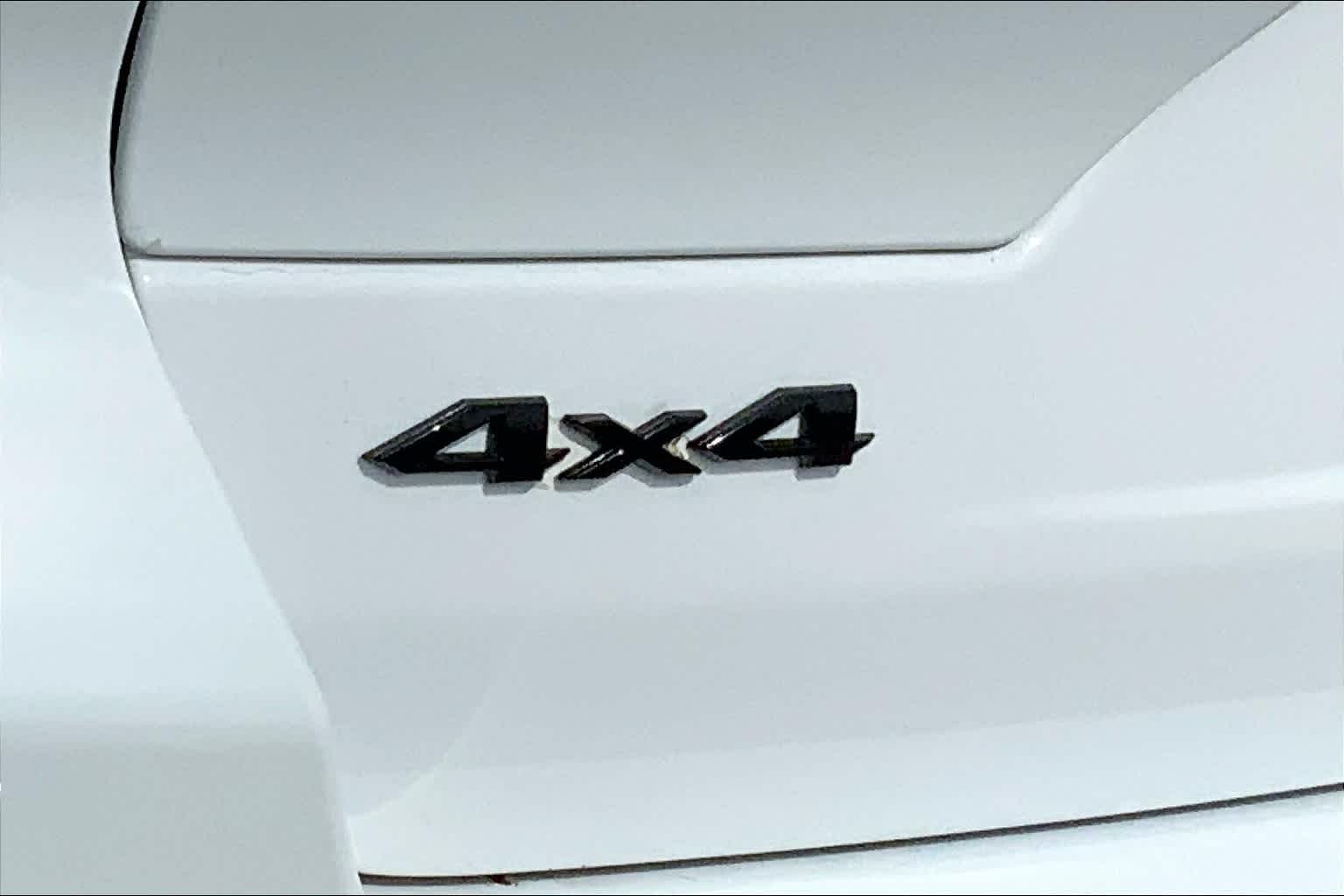 Vehicle image 15 of 19
