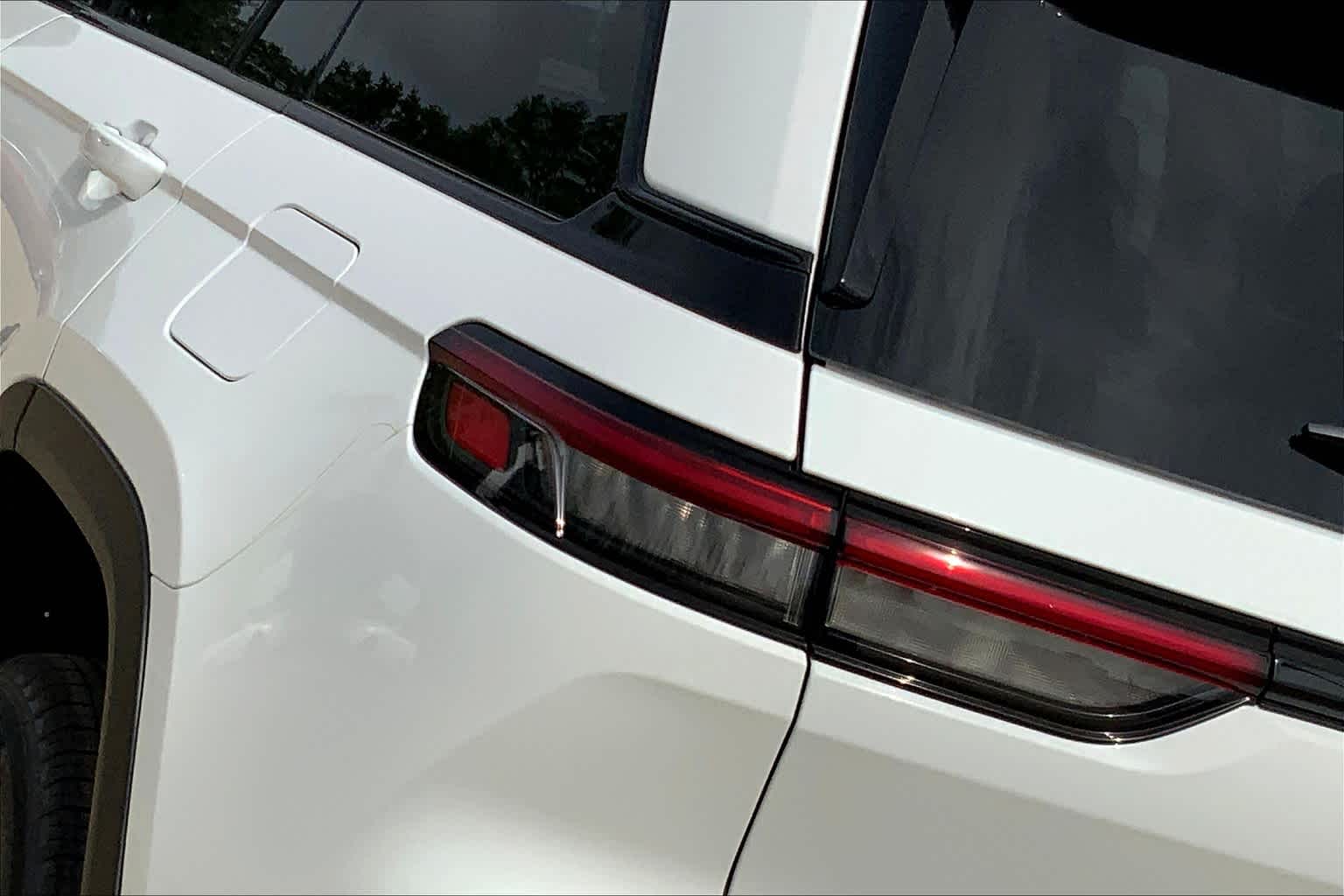 Vehicle image 14 of 19