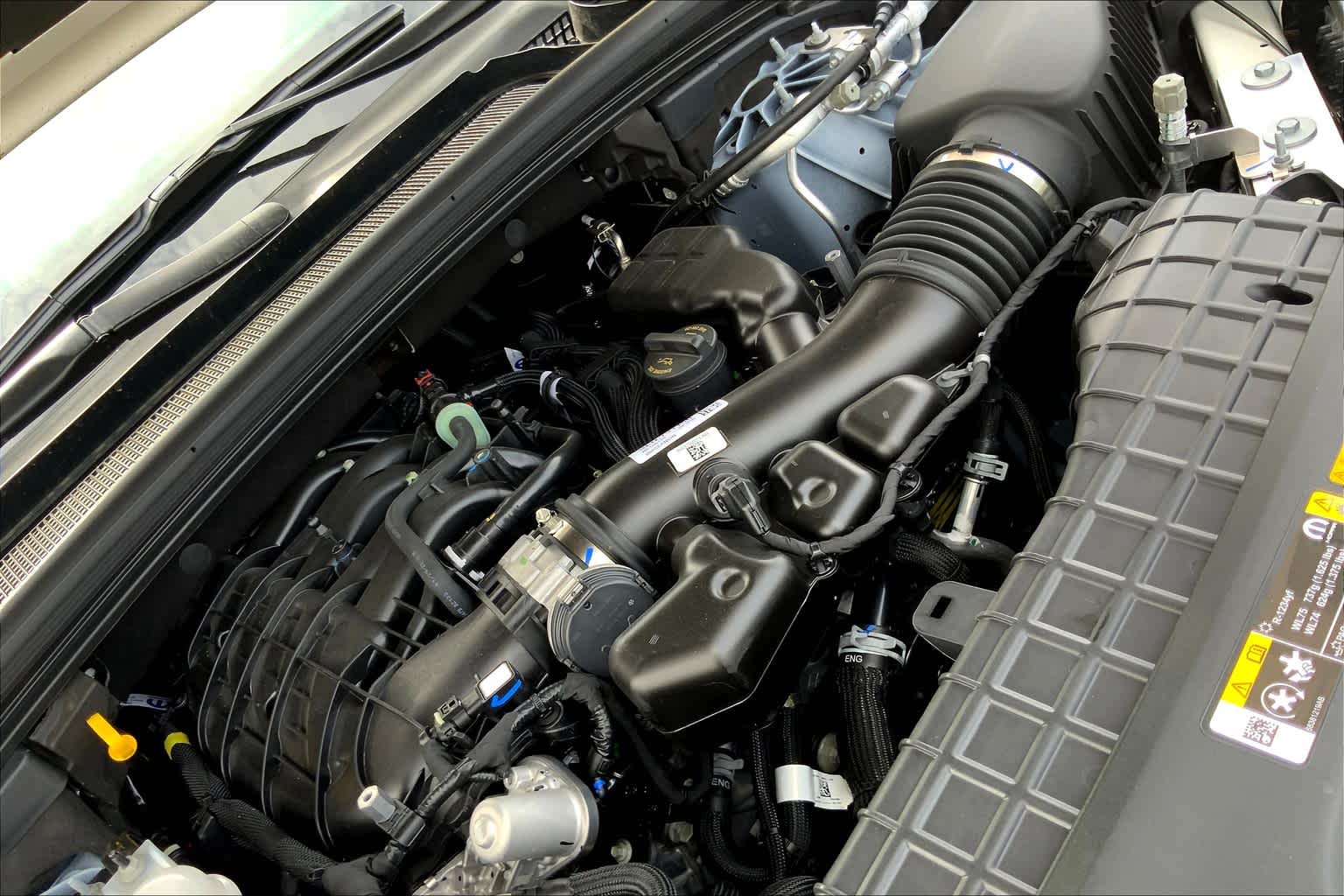 Vehicle image 17 of 19