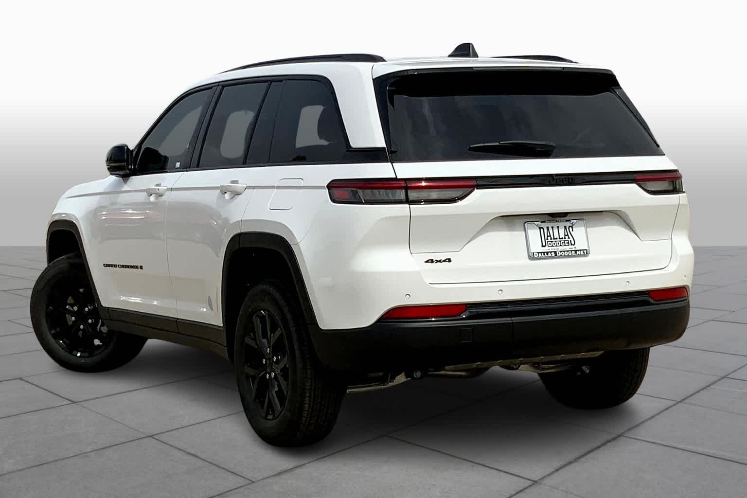 Vehicle image 11 of 19