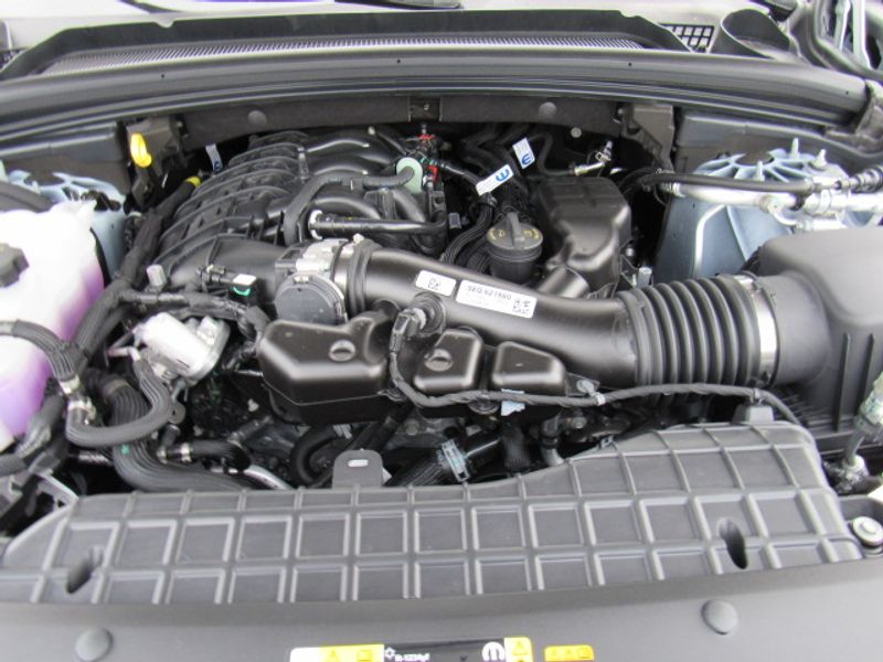 Vehicle image 22 of 24