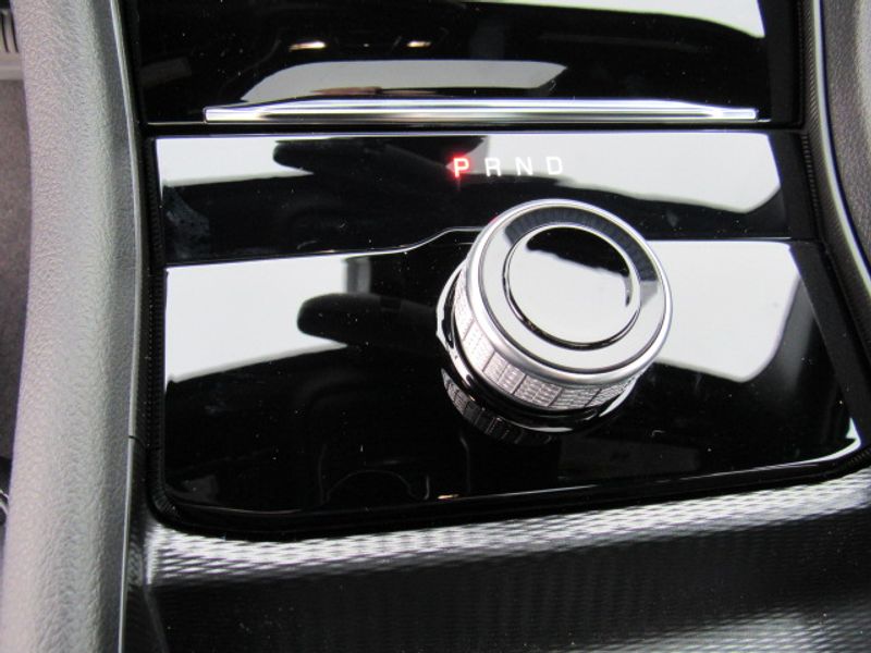 Vehicle image 10 of 24
