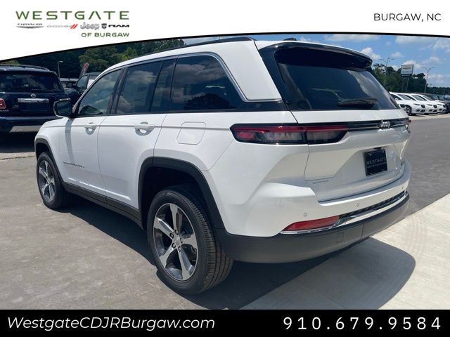 Vehicle image 8 of 10