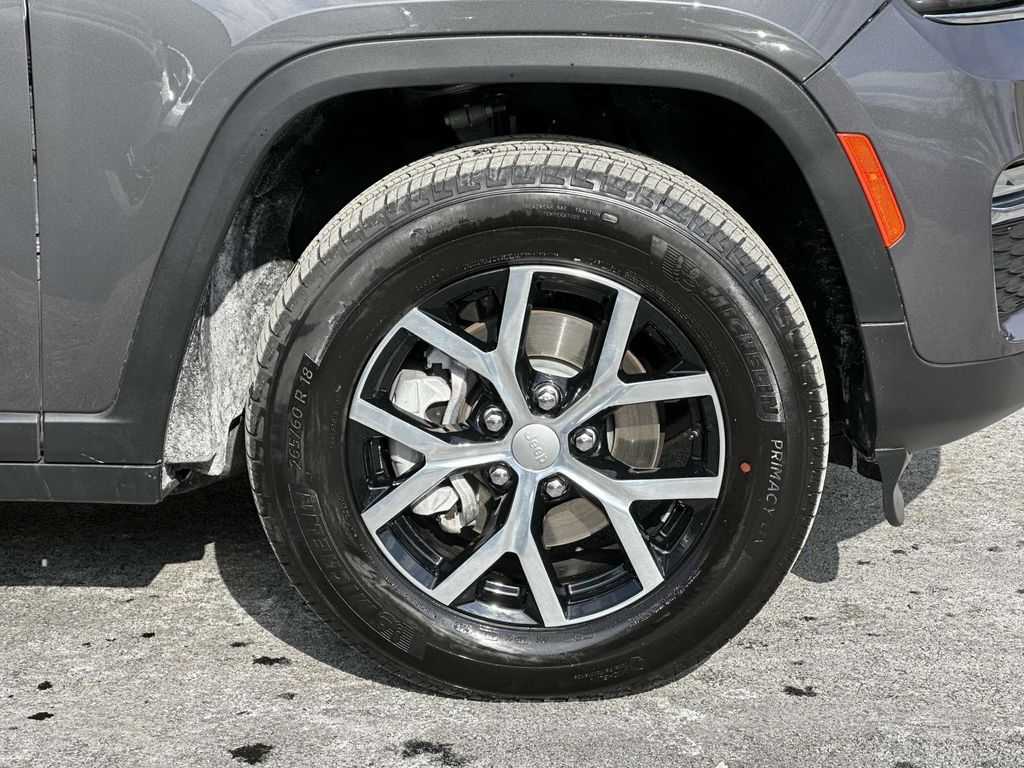 Vehicle image 28 of 29