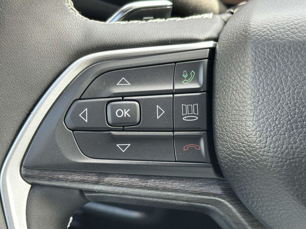Vehicle image 14 of 29