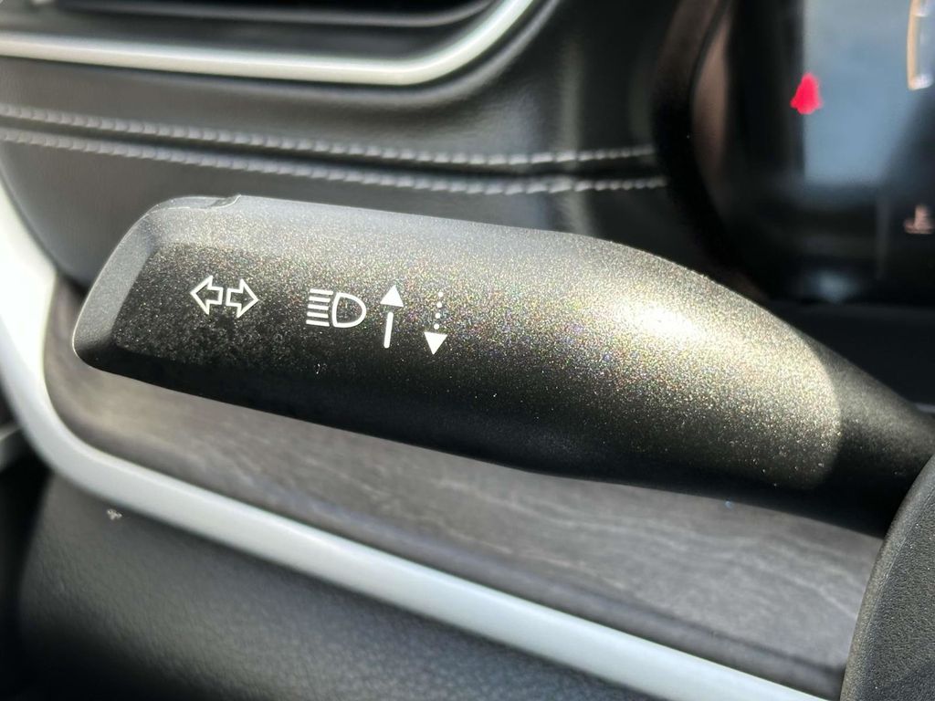Vehicle image 15 of 29