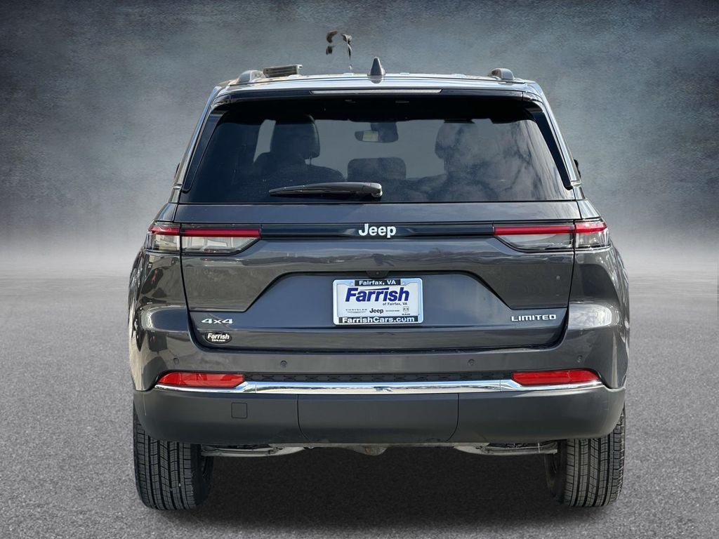 Vehicle image 4 of 29