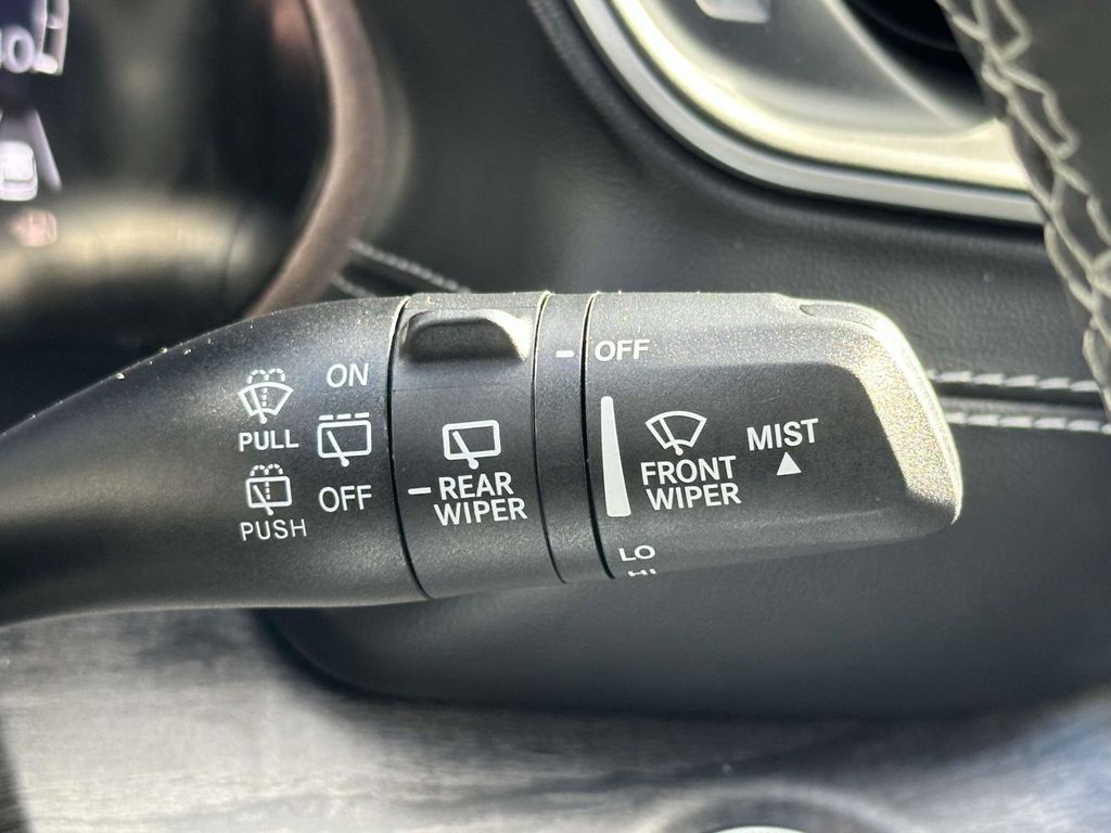Vehicle image 16 of 29