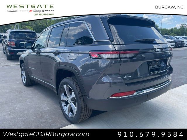 Vehicle image 8 of 10