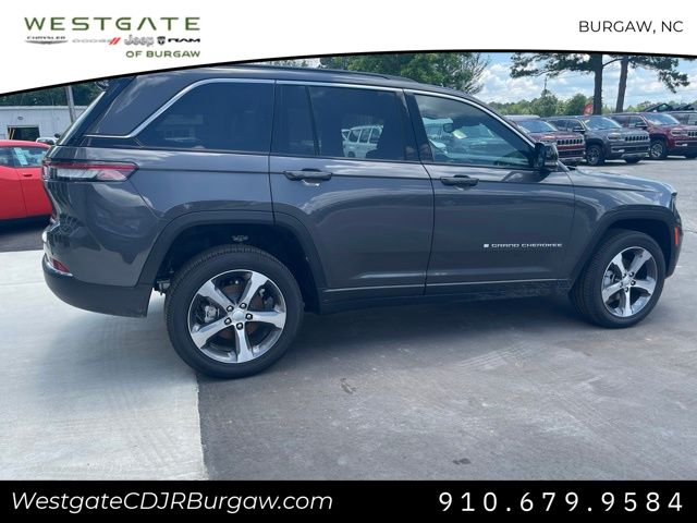 Vehicle image 5 of 10