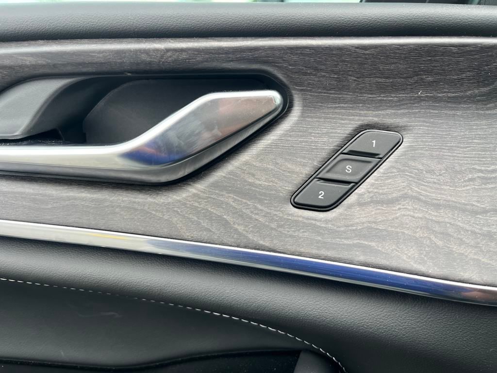 Vehicle image 29 of 54