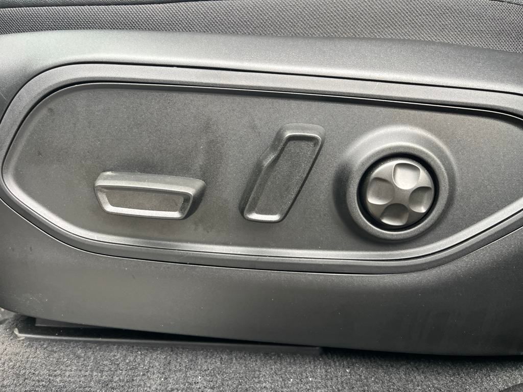 Vehicle image 30 of 54