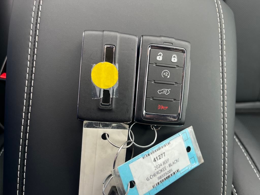 Vehicle image 31 of 54