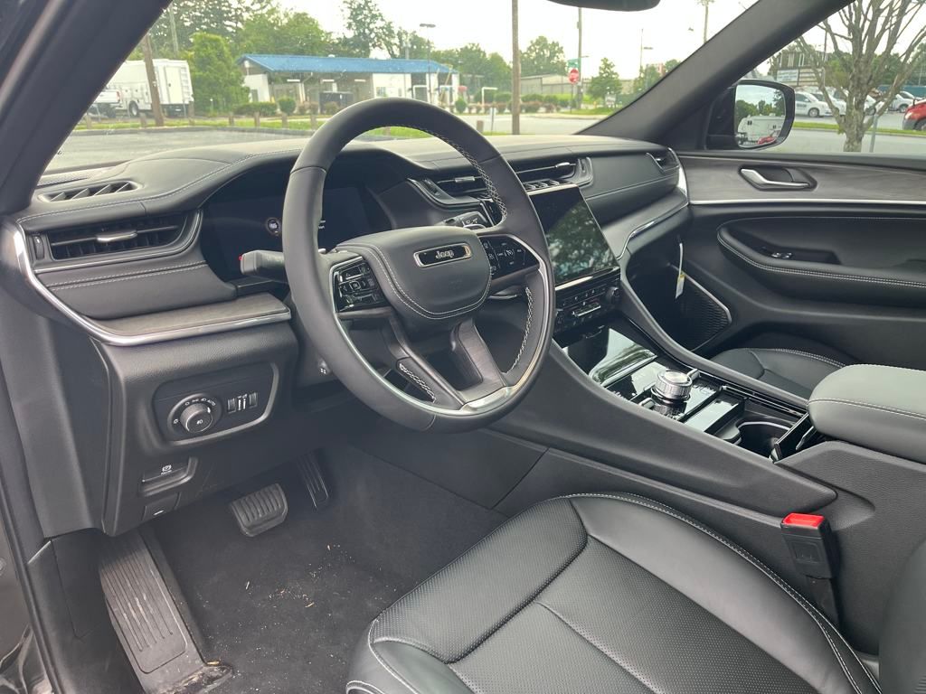 Vehicle image 18 of 54