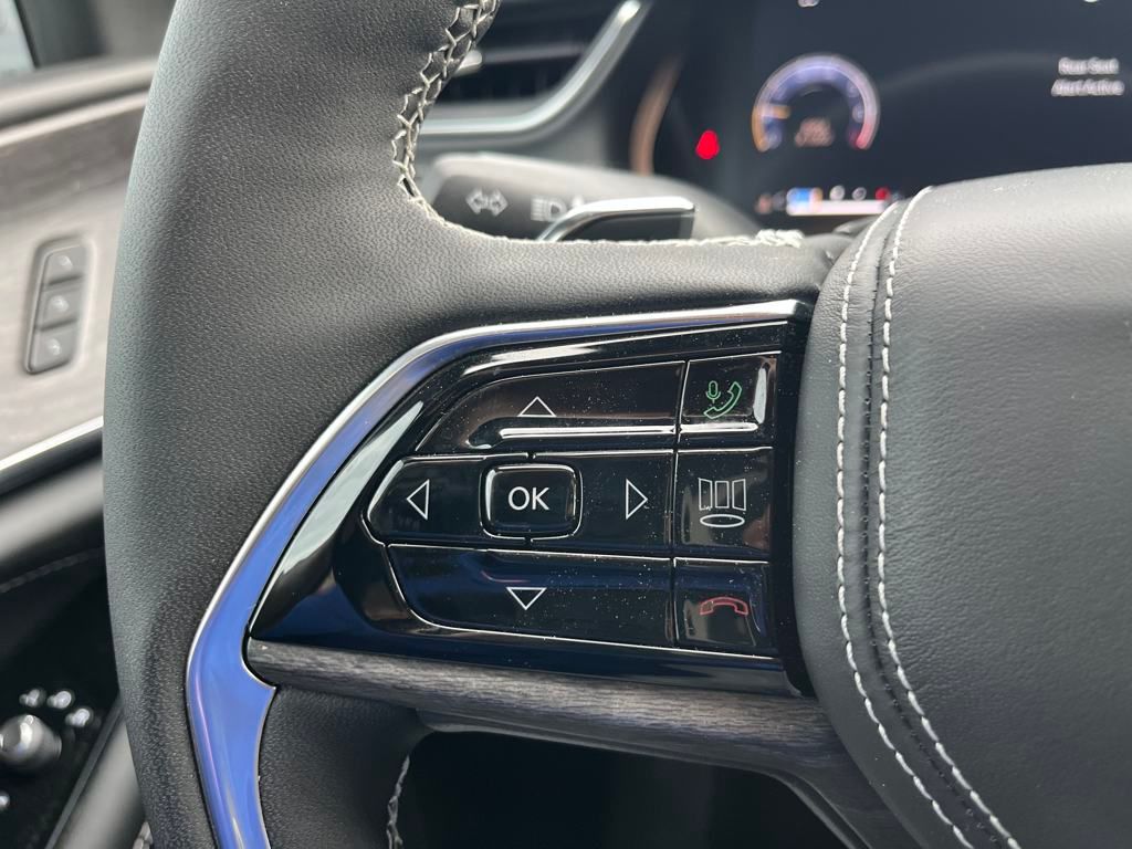 Vehicle image 25 of 54