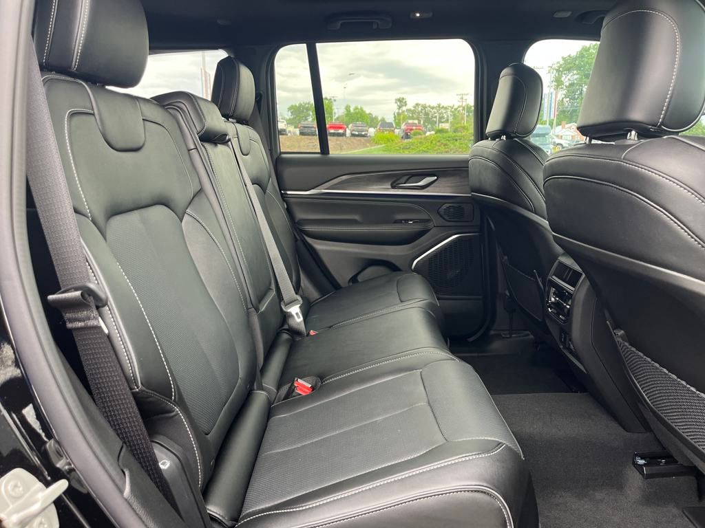 Vehicle image 11 of 54