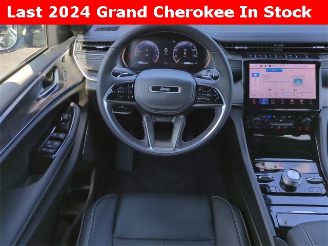 Vehicle image 16 of 30
