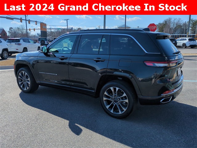 Vehicle image 8 of 30