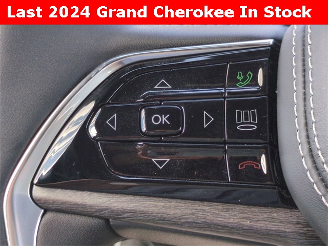 Vehicle image 26 of 30