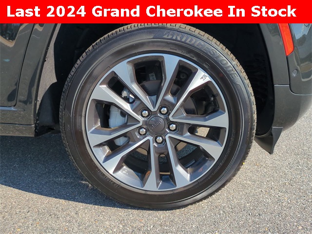 Vehicle image 11 of 30