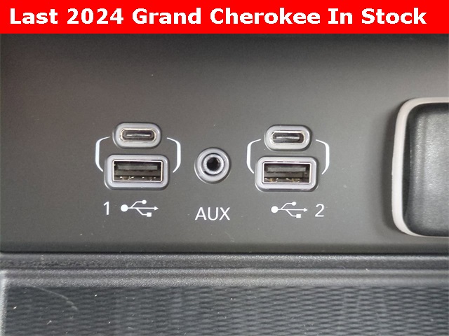 Vehicle image 23 of 30