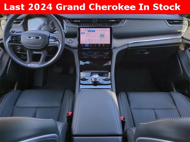 Vehicle image 15 of 30