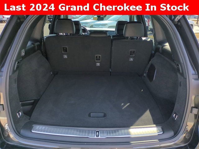 Vehicle image 13 of 30